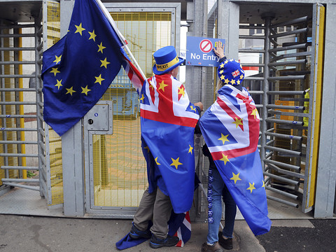 Brexit : Theresa May a fort à faire avec l'Irlande et Boris Johnson