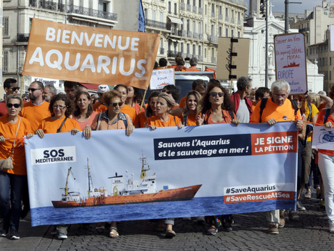 Manifestations dans toute l'Europe en faveur du navire Aquarius