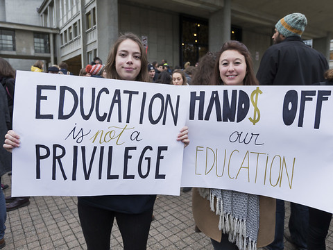Recours des étudiants fribourgeois contre les taxes d'études rejeté