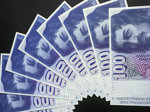 Le délai pour échanger les billets de banques devrait être maintenu