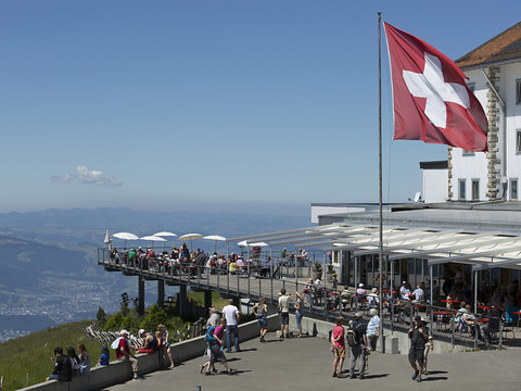 Les expatriés en Suisse restent les mieux rémunérés au monde