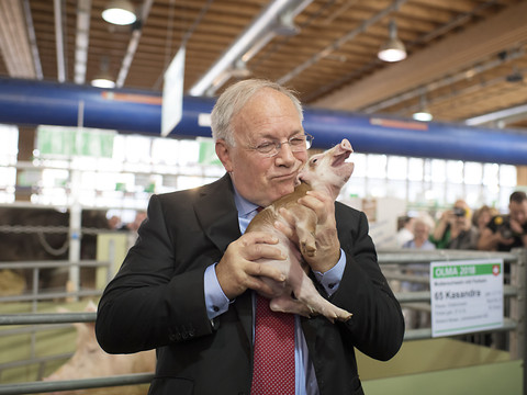 A l'Olma de St-Gall, Johann Schneider-Ammann défend son bilan