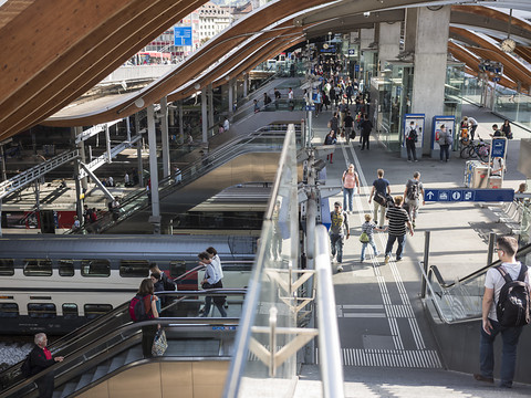 Le trafic ferroviaire complètement bloqué à la mi-journée à Berne