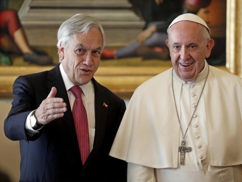 Le pape défroque deux évêques chiliens accusés d'abus sexuels