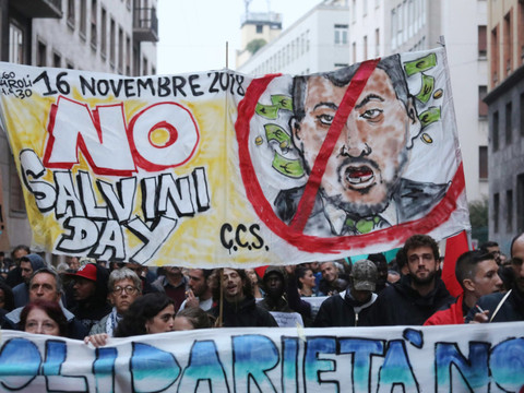 Le gouvernement met fin à un exemple d'intégration des migrants