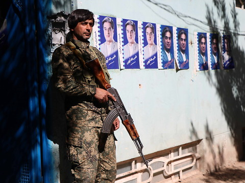Dix-huit soldats afghans tués lors d'un assaut des talibans