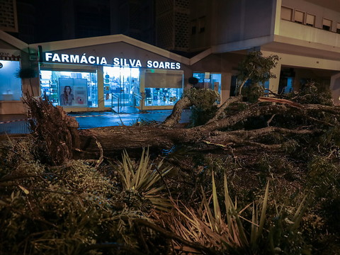 La tempête Leslie frappe le Portugal avant de s'essouffler