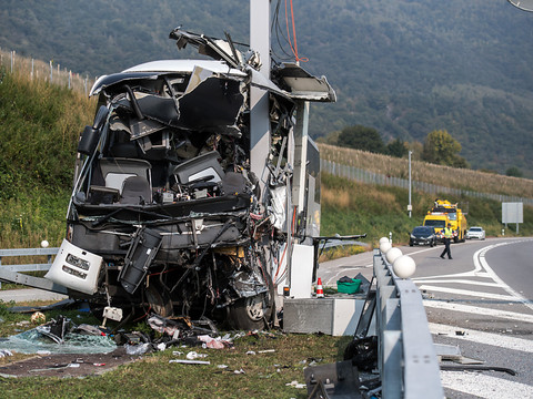 Une passagère du car accidenté au Tessin décède