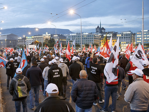 Quelque 1800 maçons dans les rues de Genève