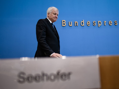 La CSU reste membre de la Grande Coalition, dit Seehofer