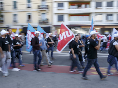 Quelque 1800 maçons dans les rues de Genève
