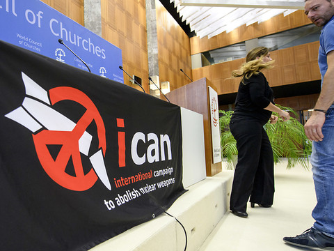 Une commission exige de ratifier le traité sur les armes nucléaires