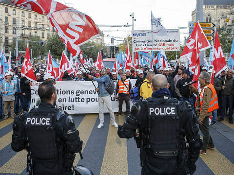 Genève: 1000 maçons défilent pour la deuxième journée de grève