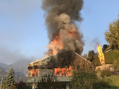 Villa détruite par le feu - Pas de blessés