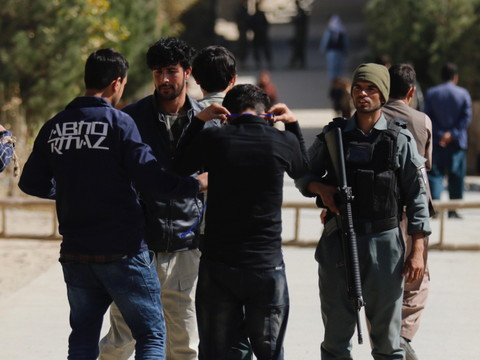 Nouvelle journée de vote chaotique en Afghanistan