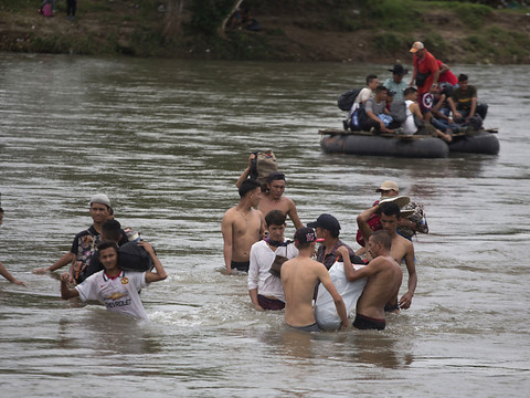 Des milliers de migrants honduriens ont repris leur marche vers les Etats-Unis