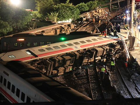 Le déraillement d'un train à Taïwan fait 18 morts et 175 blessés