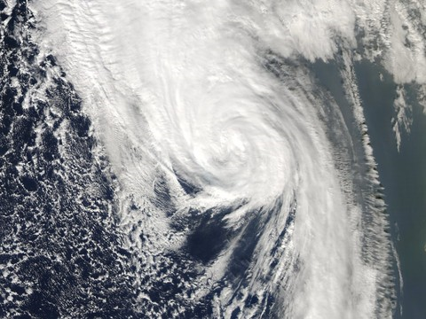 Un ouragan catégorie 3 dans le Pacifique en route vers le Mexique
