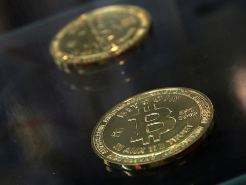 Dixième bougie pour le bitcoin, l'avant-garde des cryptomonnaies