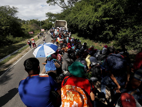 Les migrants repartent, les tensions américano-mexicaines aussi