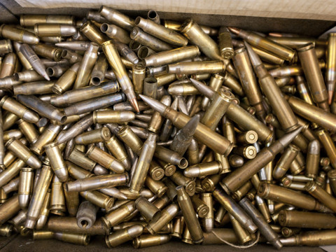 Pour 180'000 francs de munitions détournées à la police schwyzoise