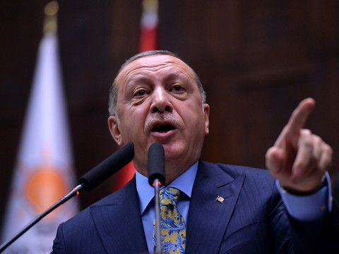 Amnesty dénonce le manque de recours des milliers de personnes limogées en Turquie