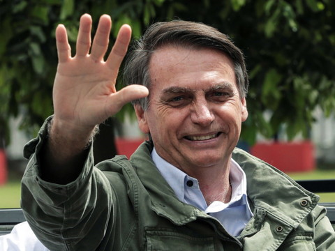 Bolsonaro élu, plongée dans l'inconnue pour le Brésil