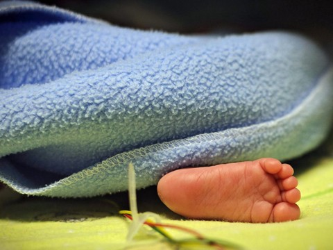 Faciliter le deuil des parents après une fausse couche