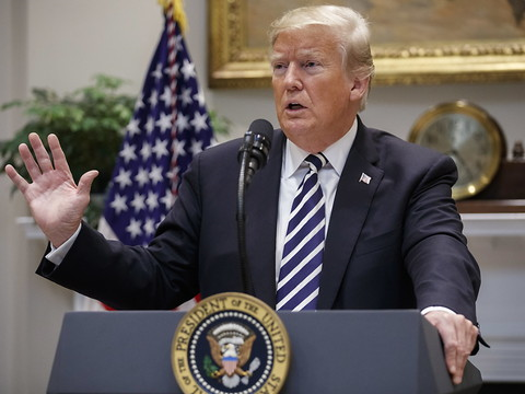 Trump suggère que l'armée peut faire feu sur les migrants si besoin