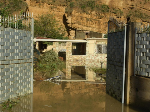 Inondations en Sicile: 12 morts, dont une famille de 9 membres