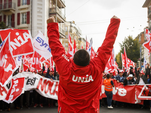 Après Lausanne, les maçons défilent par milliers à Zurich