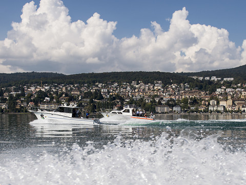 Lac de Neuchâtel: le zodiac vaudois fait des vagues à Neuchâtel