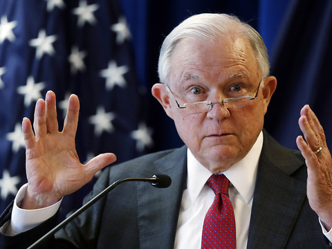 Sessions remplacé à la Justice par Whitaker
