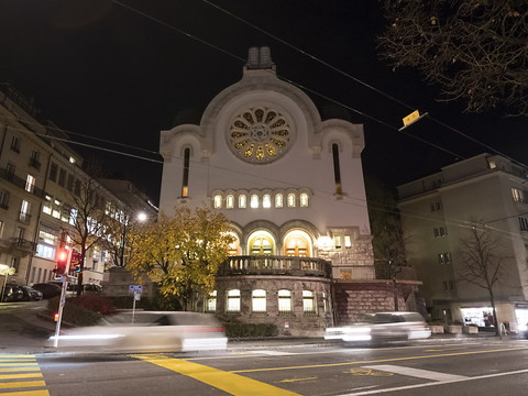 Synagogues illuminées pour les 80 ans de la nuit des pogroms