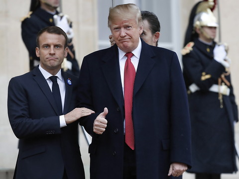 Macron reçoit Trump, ton conciliant sur la défense européenne