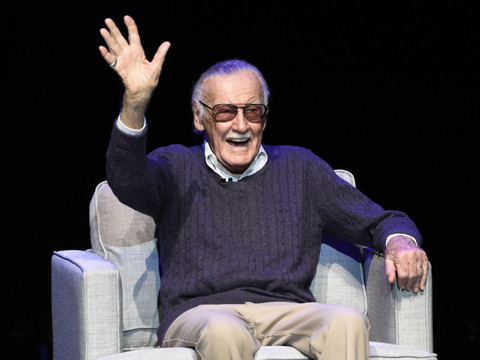 La légende de la bande dessinée américaine Stan Lee meurt à 95 ans
