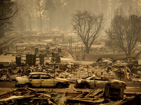 Incendies en Californie: le bilan monte à au moins 44 morts
