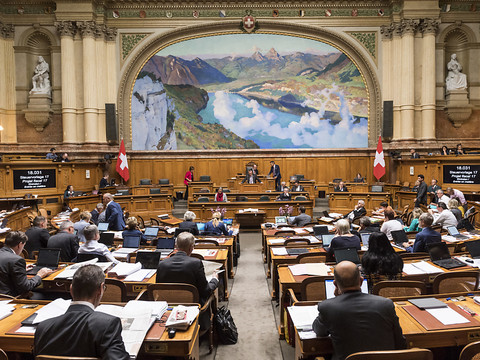 Un comité de droite s'oppose au projet fiscal du Parlement
