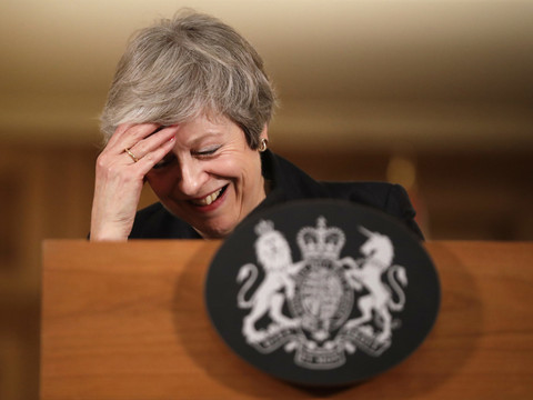 May se bat bec et ongles pour faire passer son projet d'accord sur le Brexit