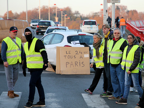 Le gouvernement français dénonce une 