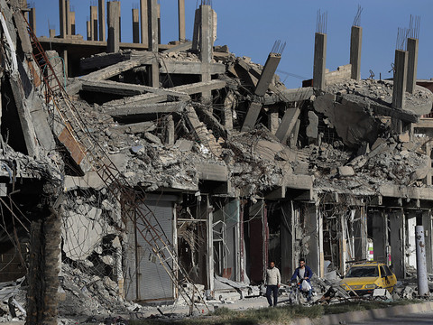Amnesty lance une enquête sur l'impact des frappes à Raqa