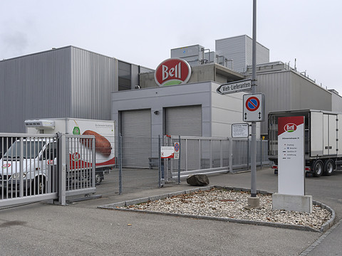 Une centaine d'activistes évacués des locaux de Bell à Oensingen