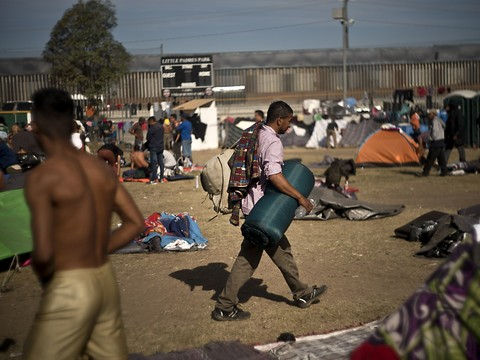 Plus de 4000 migrants sont arrivés à la frontière des Etats-Unis
