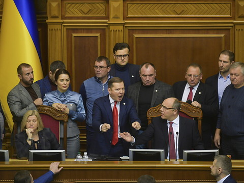 L'Ukraine proclame la loi martiale après l'incident de Kertch