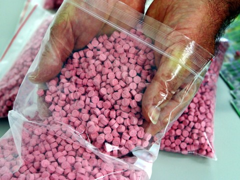 Drogue sur internet: un phénomène modeste qui pourrait s'étendre