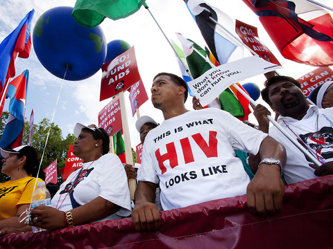Discrimination envers les personnes atteintes du VIH et du sida
