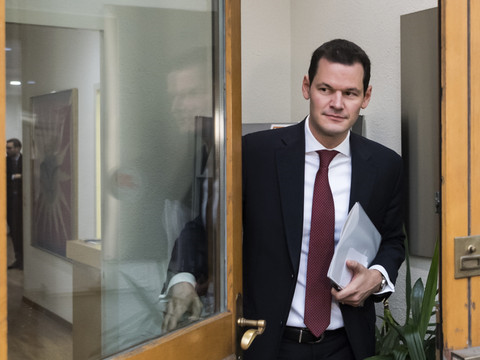 Le président du PLR genevois demande à Maudet de démissionner