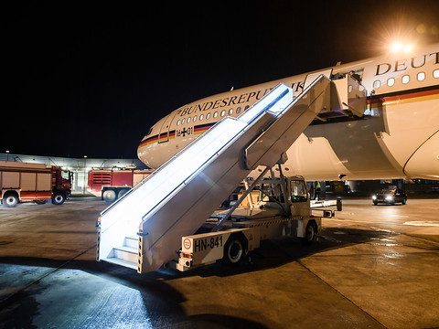 Sommet du G20: atterrissage d'urgence pour l'avion de Merkel