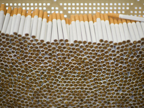Pas de vente de cigarettes aux mineurs et snus légalisé
