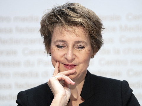 Le Conseil fédéral contre l'initiative pour une immigration modérée